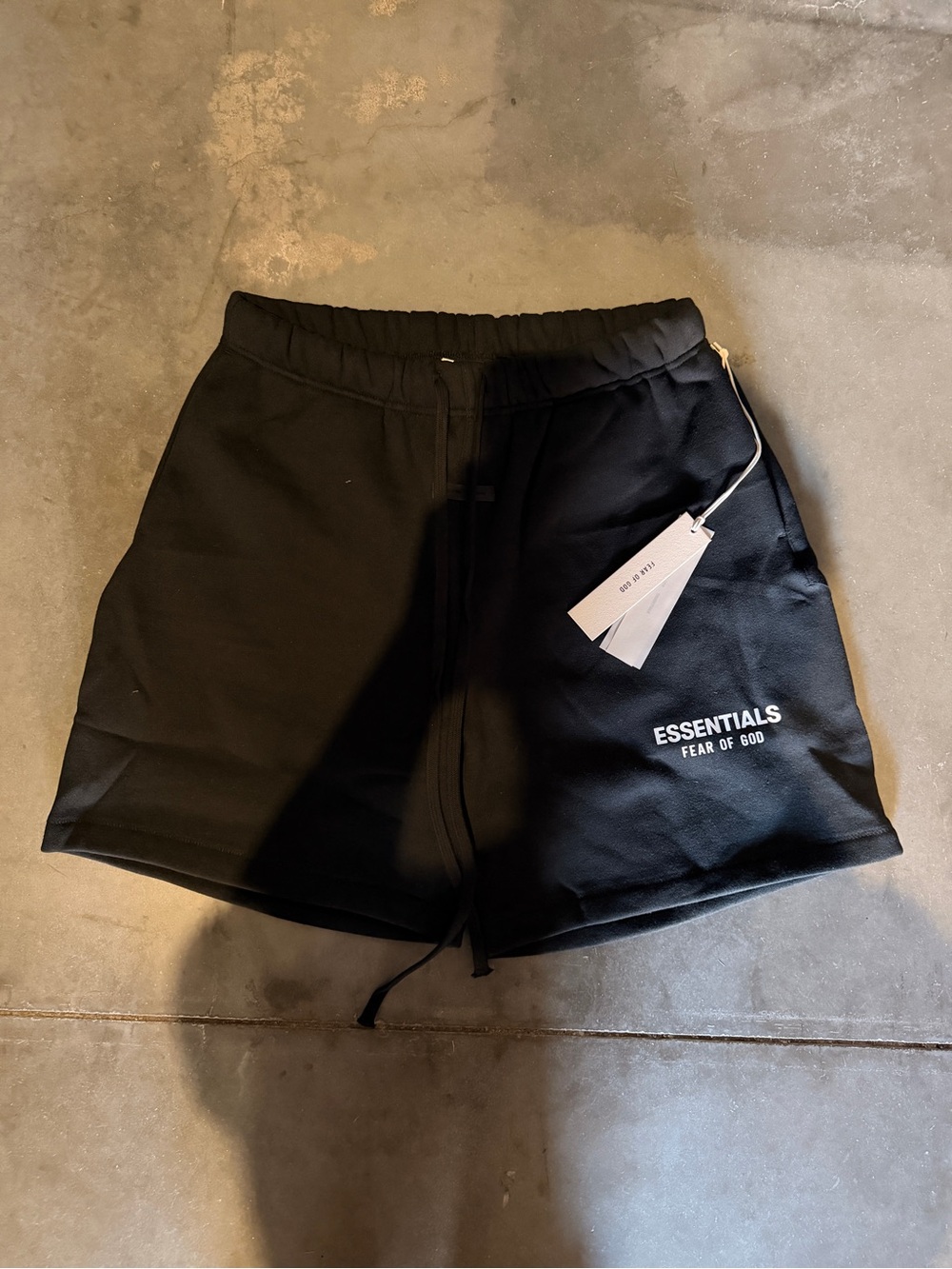 Essentials shorts SS25